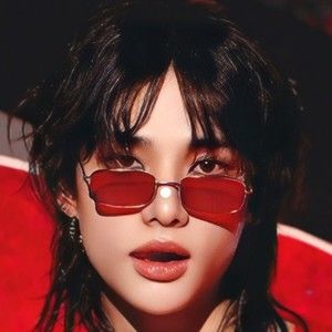 Meet your Posher, Miki